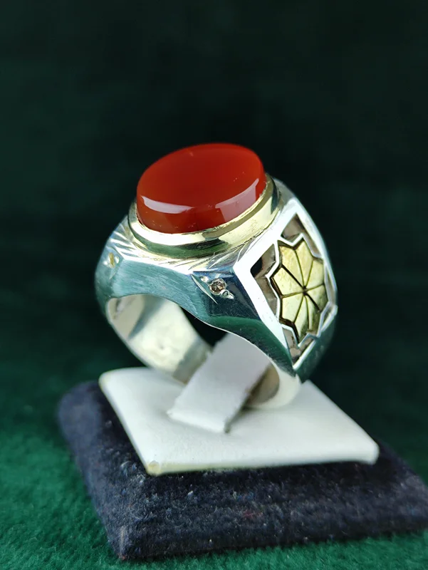 انگشترنقره عقیق سرخ یمنی اصل مخراج چهارقطعه برلیان اصل رکاب فیلی دست ساز