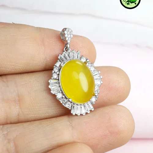 مدال نقره عقیق زردشرف الشمس اصل(مزین به دعای شرف الشمس)روکش اب رادیوم