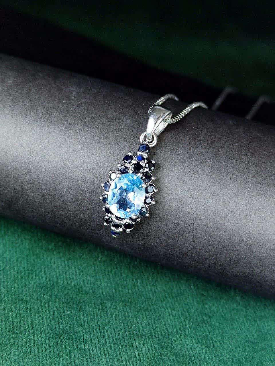 مدال نقره توپاز سوئیسی و مخراج یاقوت کبود اصل زنانه