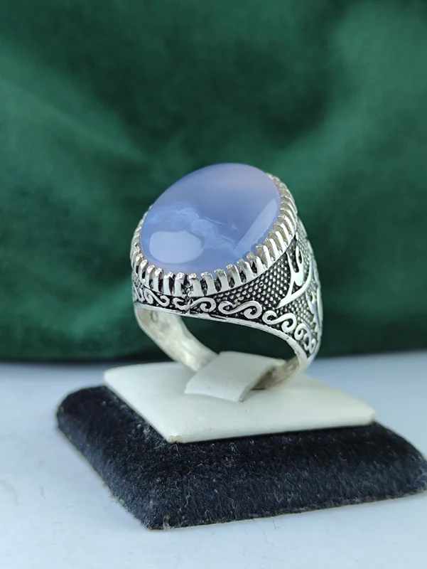 انگشتر نقره عقیق یمنی کبود اصل رکاب فیلی چنگی طرح قلمزنی ، ماشینی