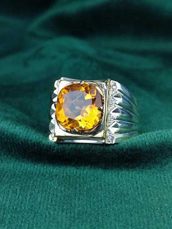 انگشتر نقره سیترین طلایی چهار گوش مخراج چهار قطعه برلیان اصلی رکاب چهار چنگ دست ساز