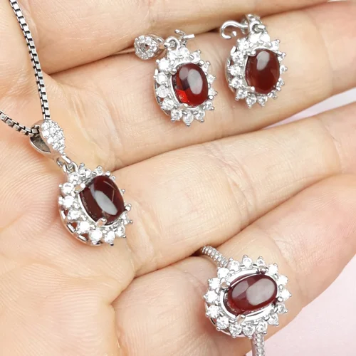 نیم ست نقره یمنی سرخ زنانه همراه زنجیر