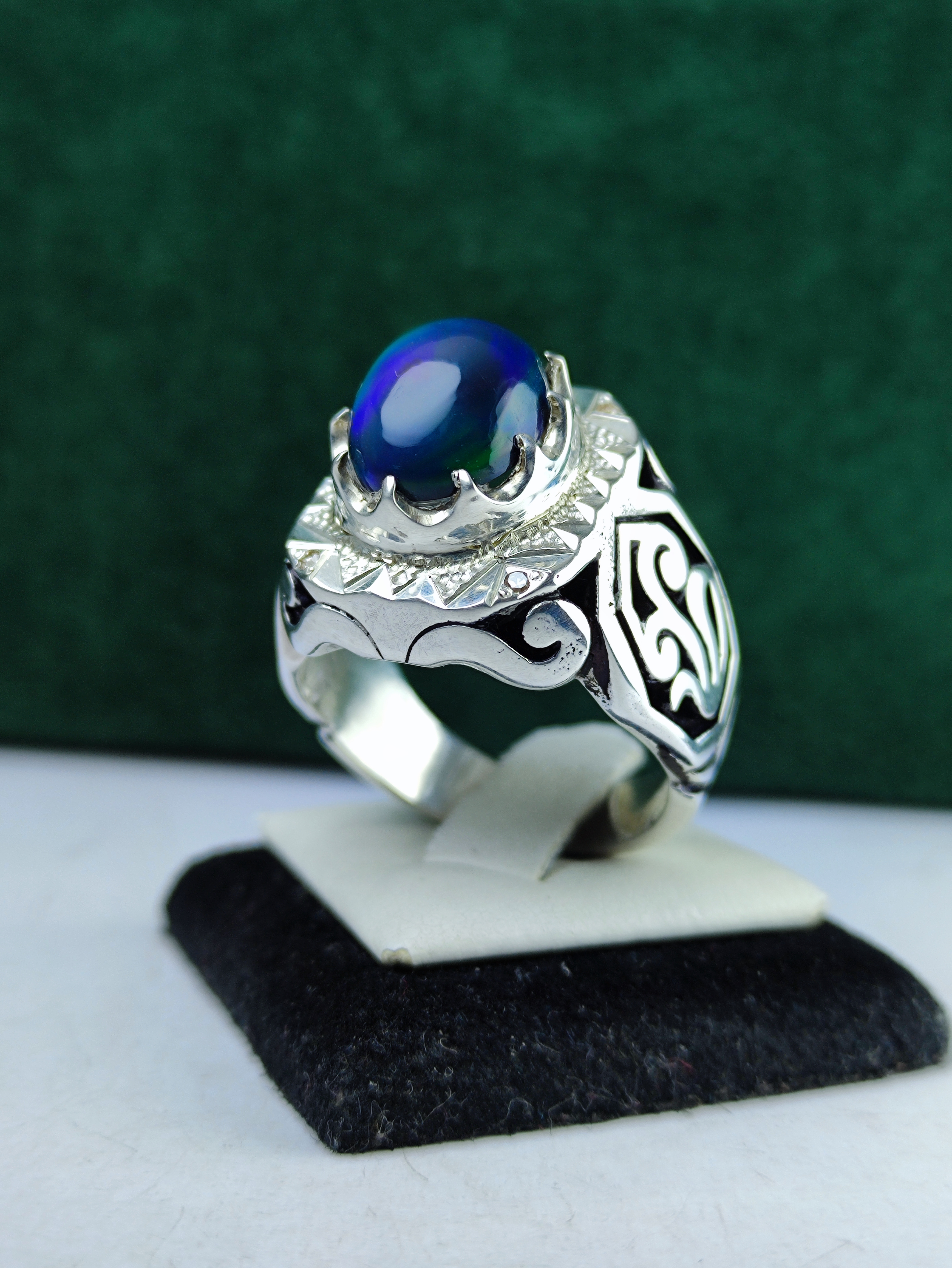 انگشتر نقره اپال اتیوپی اصل با تلألو سبز مخراج برلیان رکاب فیلی دست و ماشین