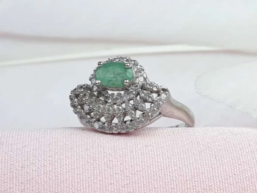 انگشتر نقره زمرد اصل زنانه