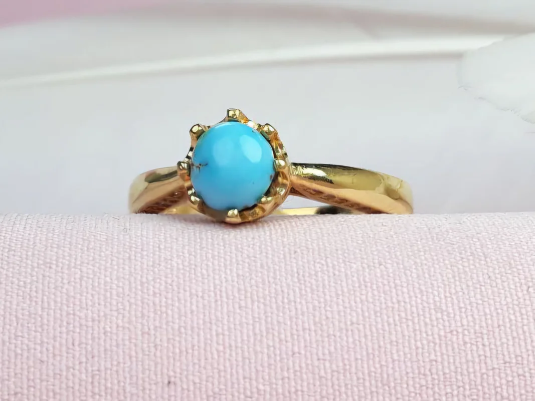 انگشترنقره فیروزه نیشابوری اصل زنانه رکاب تایلندی آبکاری طلایی