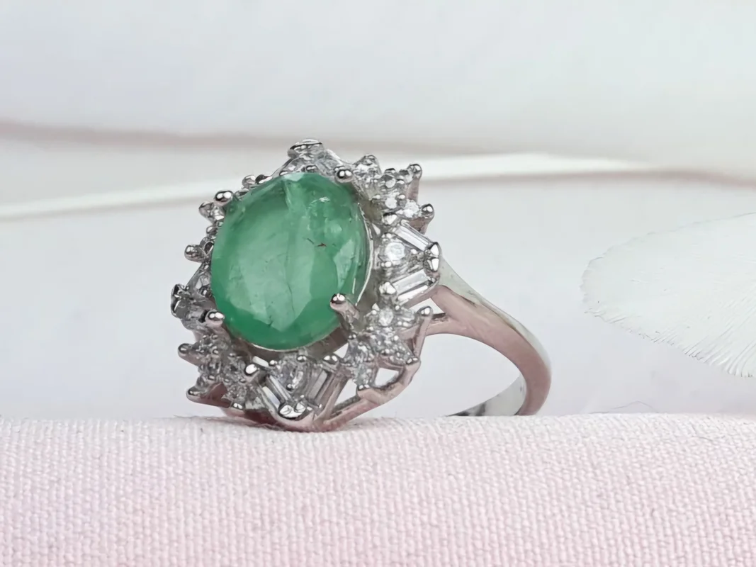 انگشترنقره زمرد اصل زنانه