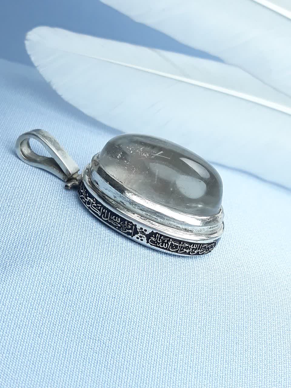 مدال نقره درنجف نگین دامله قاب نقره دست ساز اثر استاد صدر