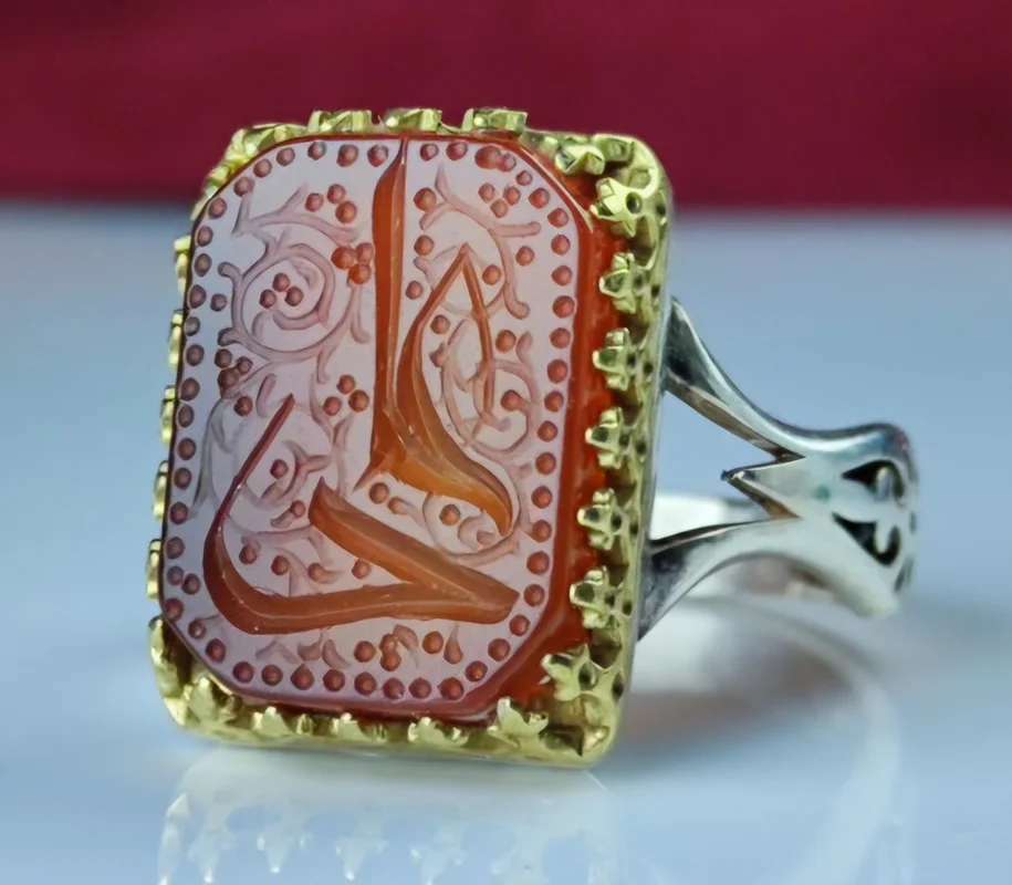 انگشترنقره عقیق سرخ خطی حکاکی (ع)