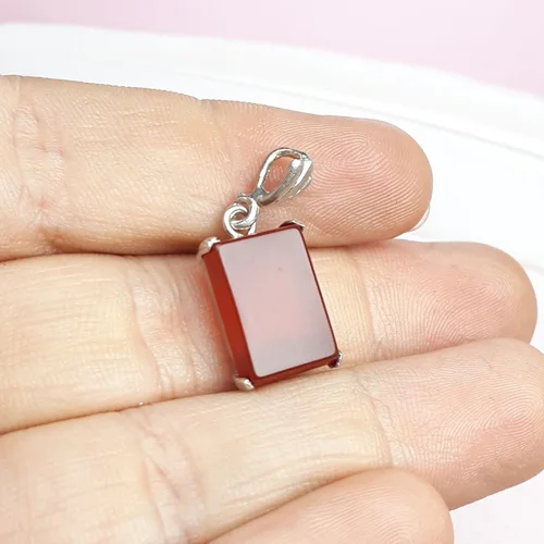 مدال نقره عقیق قرمز چهارگوش