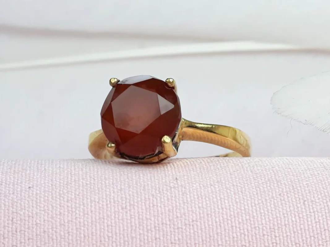 انگشتر نقره عقیق سرخ یمنی زنانه اصل آبکاری طلایی