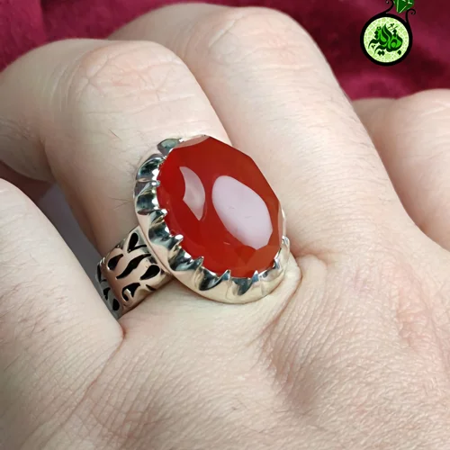 انگشتر نقره عقیق سرخ یمنی تراش الماسی خوش رنگ رکاب دست ساز