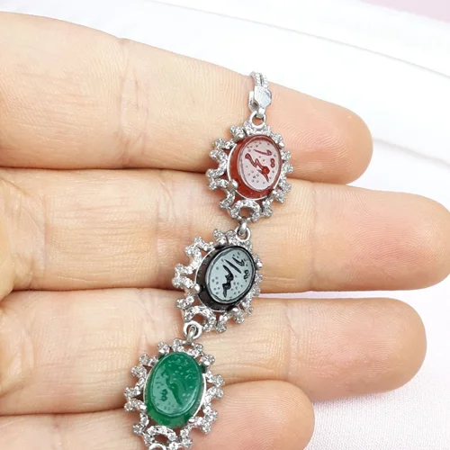 دستبند نقره زنانه دارای سه نگین عقیق خطی روکش اب رادیوم