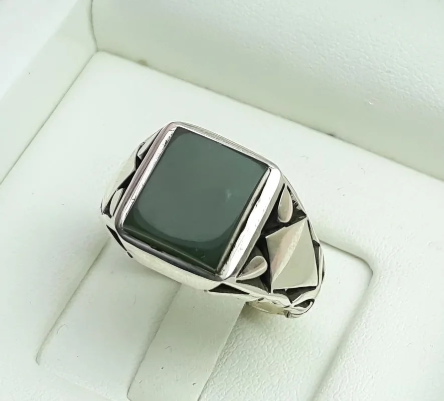 انگشتر نقره یشم یمنی اصل رکاب دست ساز پشت بسته شبکه کاری شده