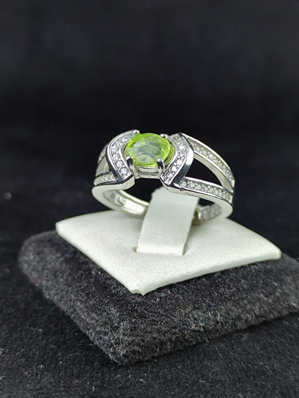 انگشتر نقره جواهری زبرجد اصل زنانه