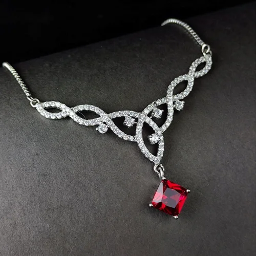 مدال توگردنی جواهری سنتاتیک قرمز چهارگوش  زنانه