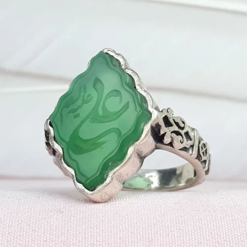 انگشتر نقره عقیق سبز خطی حکاکی علی علیه السلام