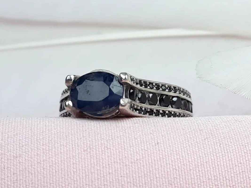 انگشترنقره یاقوت کبود زنانه اصل