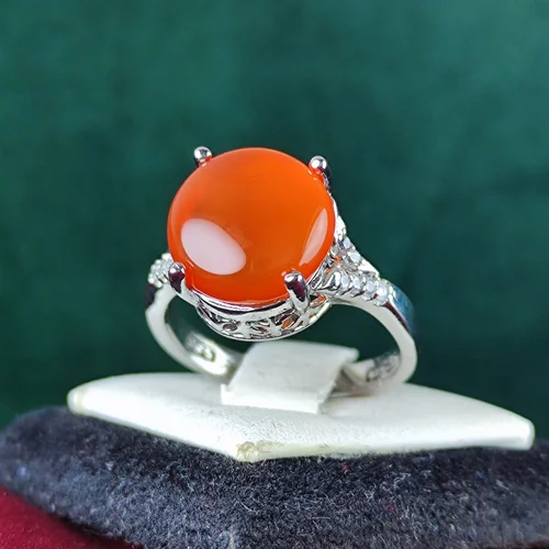 انگشتر نقره جواهری عقیق یمنی تراش گرد زنانه