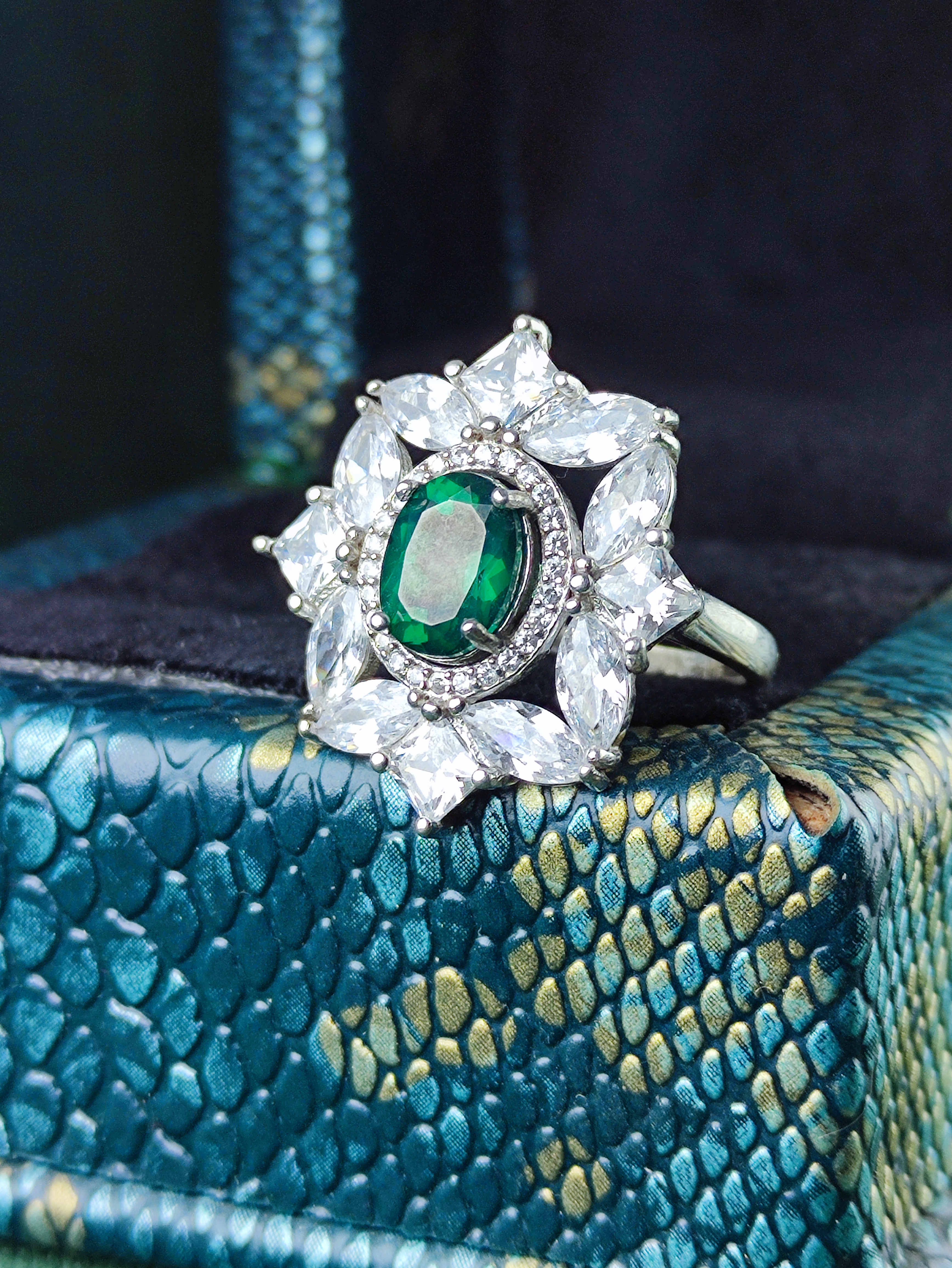 انگشتر نقره جواهری توپاز سبز اصل زنانه