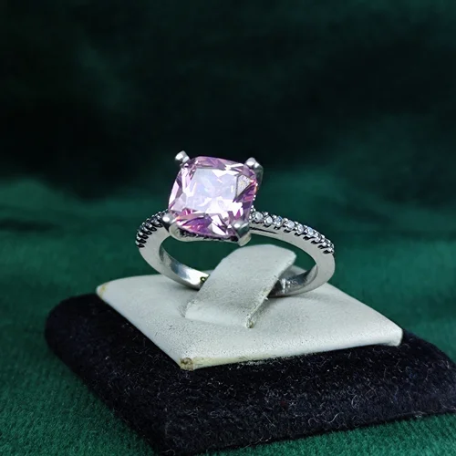 انگشتر نقره جواهری سنتاتیک صورتی چهار گوش