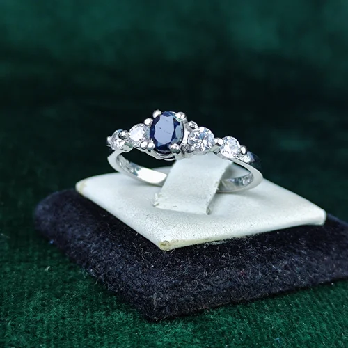 انگشتر نقره جواهری یاقوت کبود زنانه