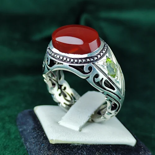 انگشتر نقره عقیق یمنی اصل مخراج یاقوت قرمز و زبرجد اصل رکاب فیلی دست ساز