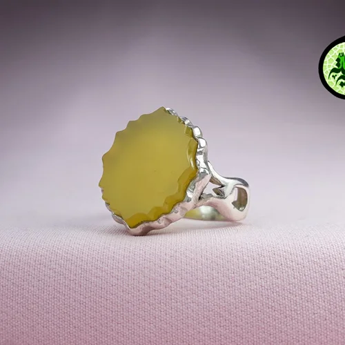 انگشترنقره عقیق زرد شرف الشمس اصل(دعای شرف الشمس)تراش شمسه طرح اشک سایز ۲۲×۲۲