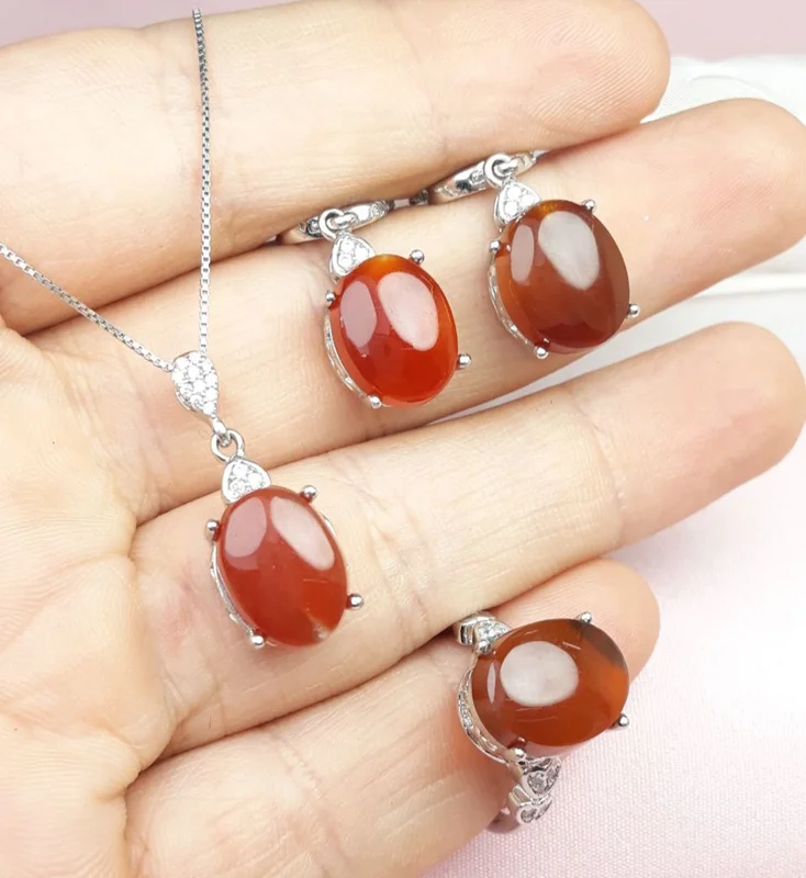 نیم ست زنانه نقره عقیق سرخ یمنی اصل همراه زنجیرونیزی