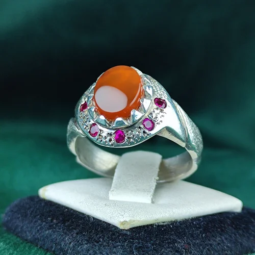 انگشتر نقره عقیق یمنی اصل مخراج کاری شده  رکاب صفوی چنگی دست ساز