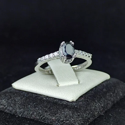 انگشترنقره یاقوت کبود اصل زنانه