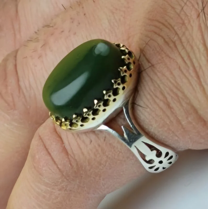 انگشتر نقره یشم یمنی رکاب نیزه تاج برنجی