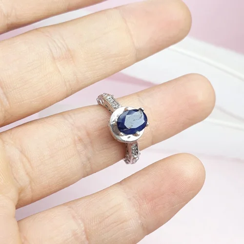 انگشتر نقره یاقوت کبود زنانه روکش اب رادیوم