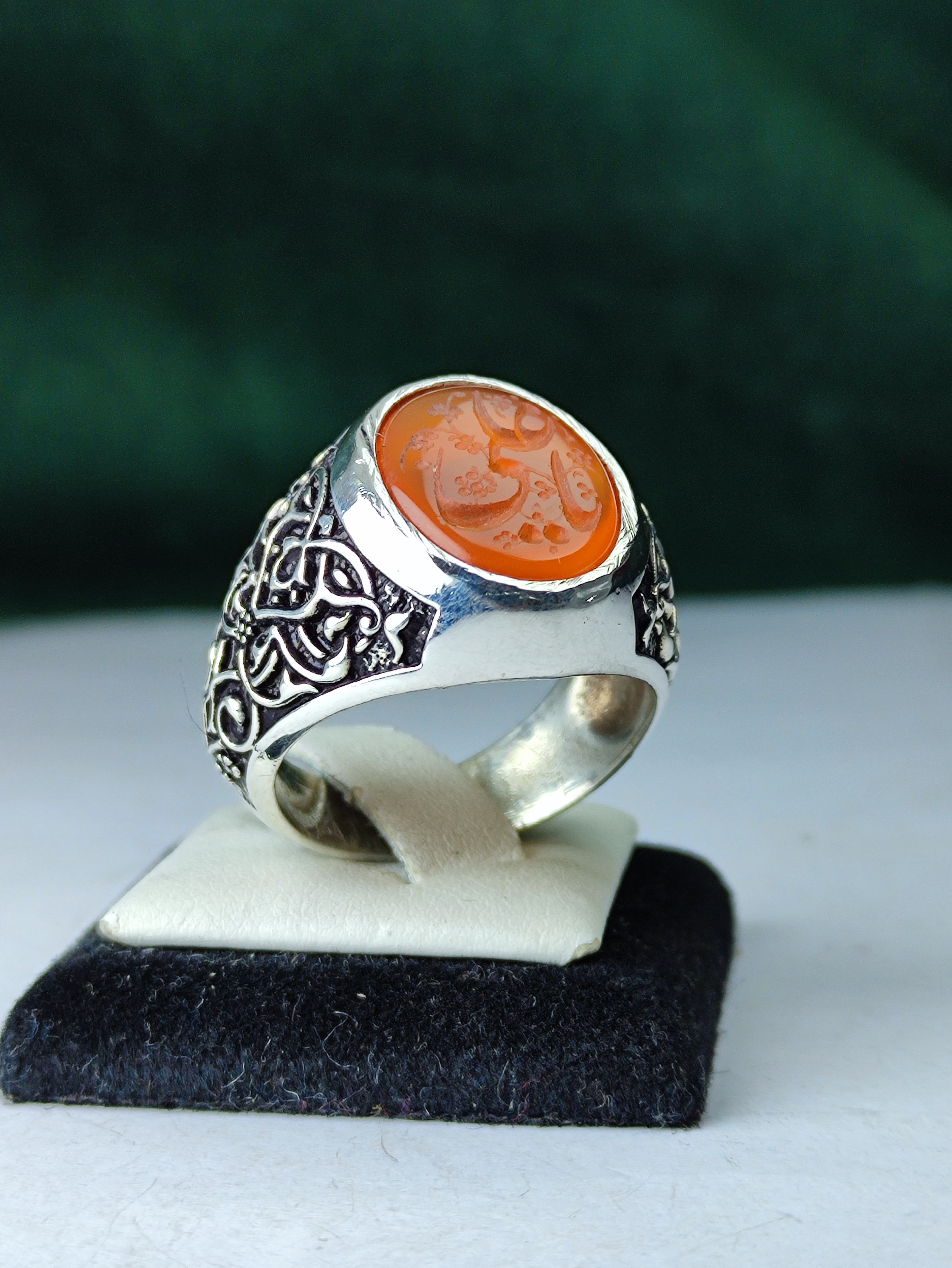 انگشتر نقره عقیق یمنی اصل حکاکی یا علی (ع) رکاب فیلی طرح قلمزنی ، ماشینی