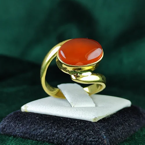 انگشترنقره عقیق قرمز یمنی اصل رکاب دست ساز ابکاری طلایی