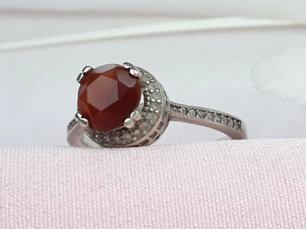 انگشتر نقره عقیق سرخ یمنی اصل زنانه تراش الماسی