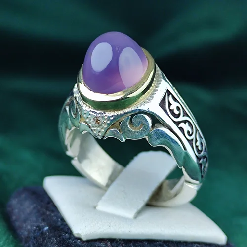 انگشتر نقره عقیق یمنی سوسنی دامله تراش مخراج دو قطعه برلیان اصلی رکاب فیلی دست ساز قلمزنی لیزری