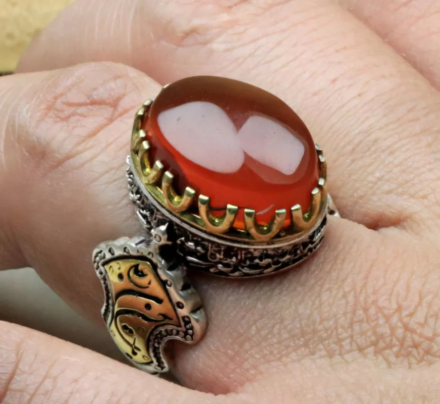 انگشتر نقره عقیق سرخ یمنی اصل رکاب تاج برنجی
