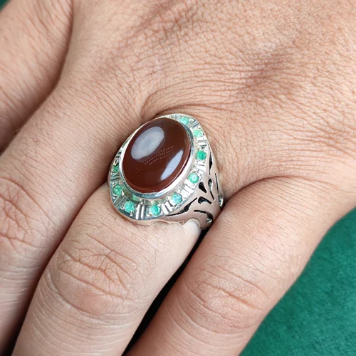 انگشتر نقره عقیق یمنی اصل مخراج زمرد زامبیا  رکاب فیلی دست ساز