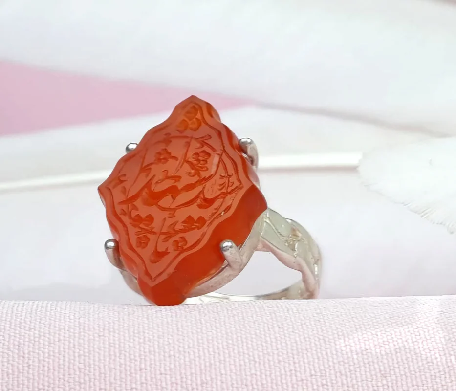 انگشترنقره عقیق پرتقالی زنانه خطی حکاکی یا سیدالشهدا تراش شمسه