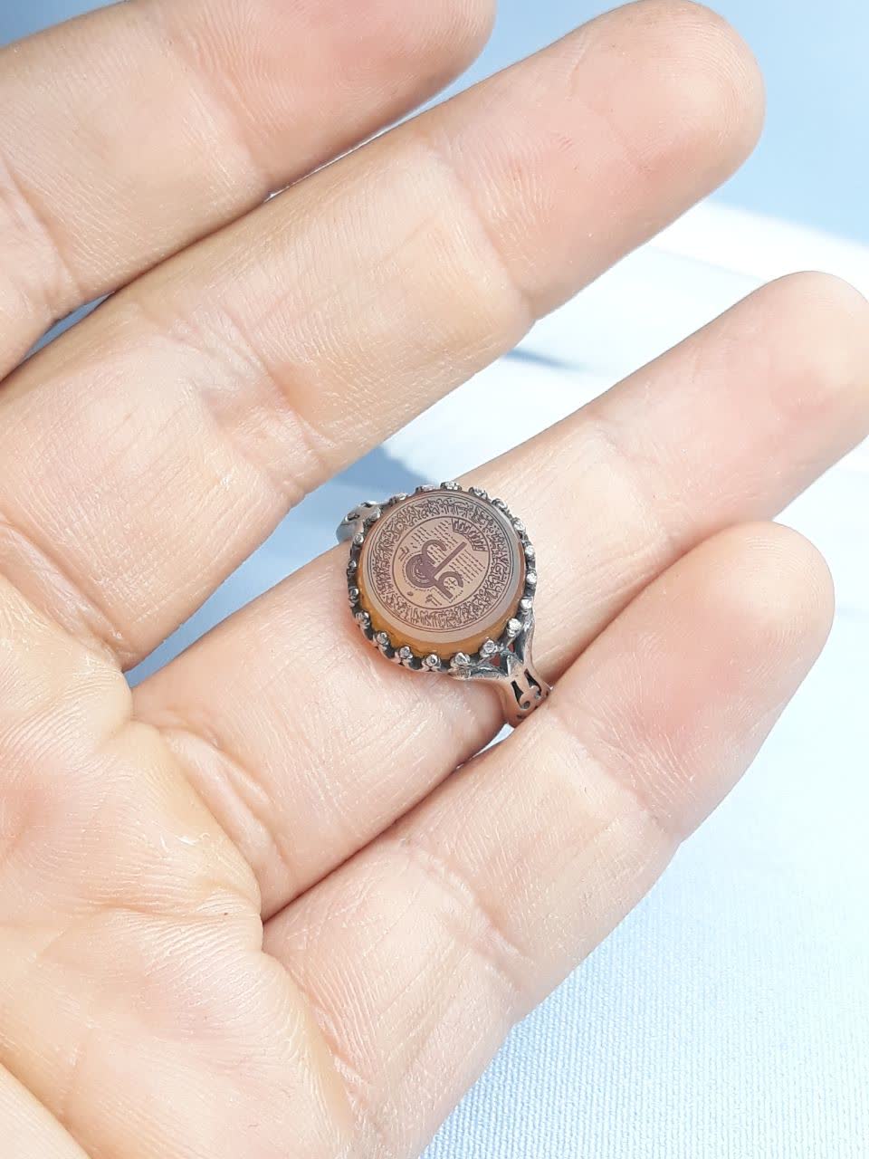 انگشتر نقره عقیق یمنی گرد حکاکی عین علی