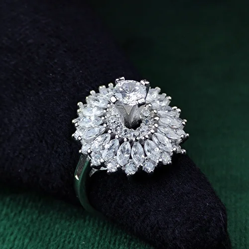 انگشتر نقره جواهری سولتیر سنتاتیک سفید تراش گرد