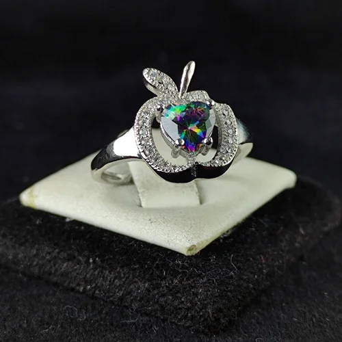 انگشترنقره جواهری توپاز هفت رنگ قلبی تراش طرح سیب