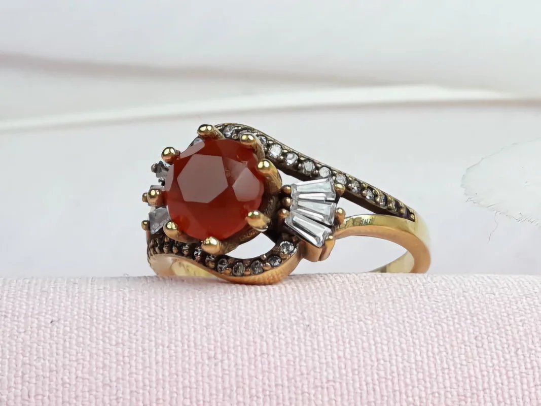 انگشتر نقره عقیق سرخ یمنی اصل زنانه آبکاری طلایی