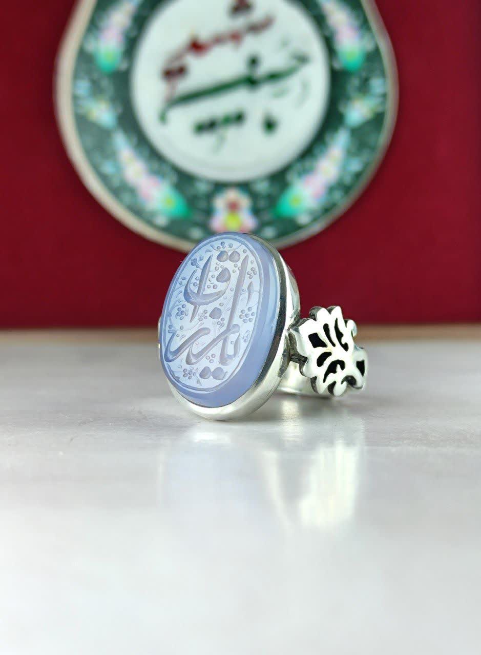 انگشتر نقره عقیق کبود یمنی اصل حکاکی یا رزاق رکاب صفوی دست ساز پشت بسته همراه با حرز صغیر و تربت سیدالشهدا